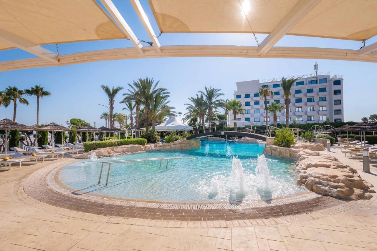 Tasia Maris Beach Hotel & Spa