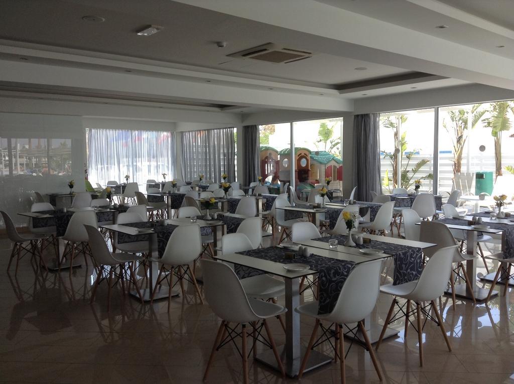 Tasia Maris Sands Hotel